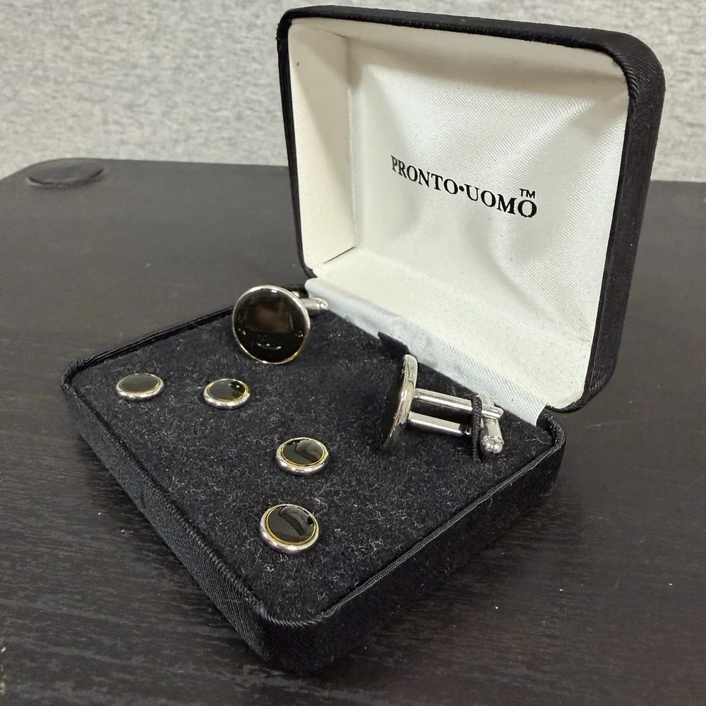 Pronto Uomo Tuxedo 6 Piece Silvertone With Black Enamel Studs And Cuffs